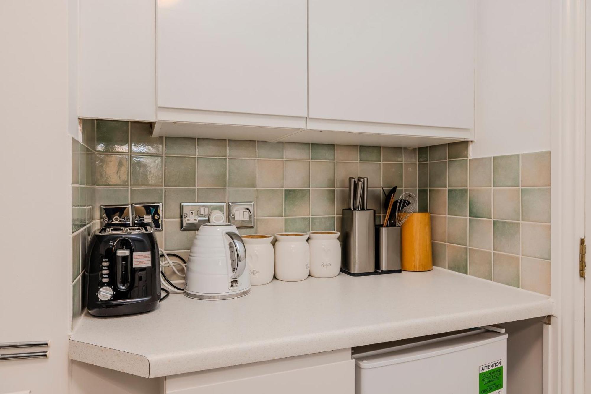 Apartment Flash Sale Kemptown 3 Bedroom Flat Bn278nep *